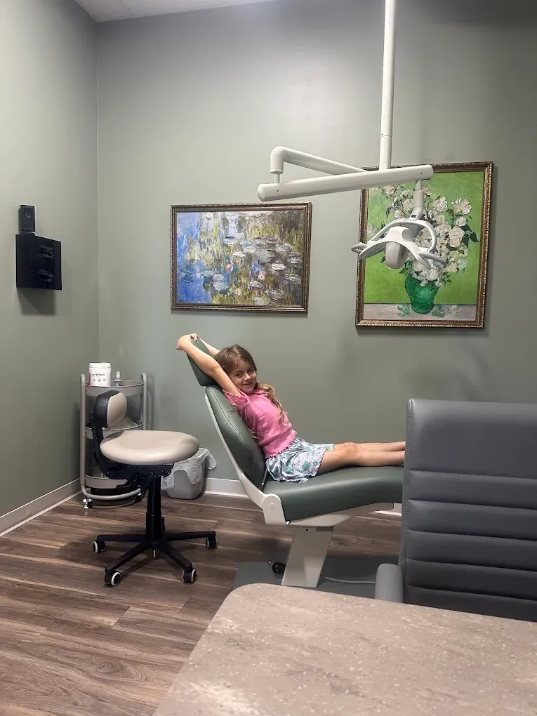 Modern orthodontic waiting area with comfortable seating
